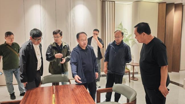 山东工艺美术学院院长董占军带队赴淄博等地开展访企拓岗促就业专项行动