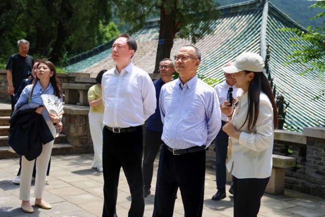 香港新华集团到山东文旅集团考察交流