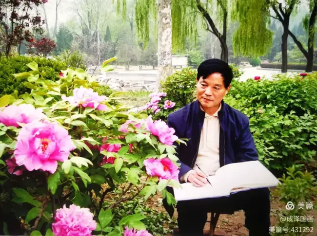 张成泽·中国画 | 既有草木竞发的蓬勃，亦有禽鸟独立的悠然，画面充盈着源自大地深处的质朴力量