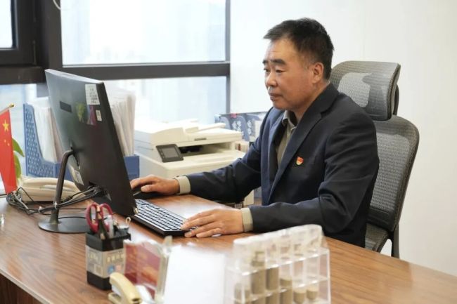 山东铁投集团两名党员、两个党组织荣获山东省属企业“两优一先”表彰