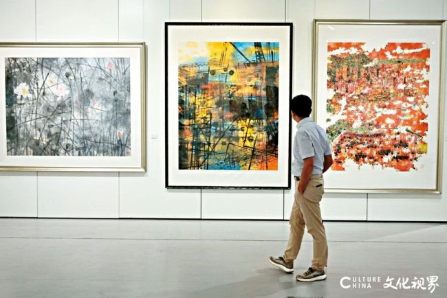 “水墨何为——香港当代水墨艺术大展”昨日隆重启幕，展期至7月23日