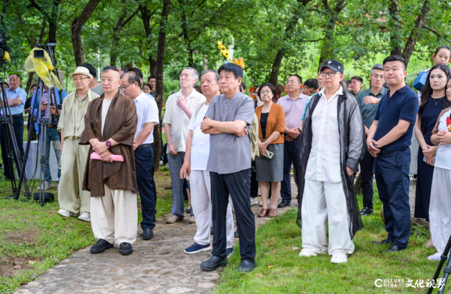 山青峻悦陶艺馆开馆暨“跨界·中外名家艺术联展”昨日在济南南部山区启幕
