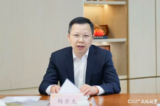 华鲁集团党委书记、董事长杨亦龙到香港华鲁调研,推动驻港澳平台优势赋能山东经济高质量发展