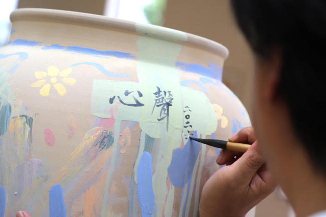 以瓷疗愈,让爱有形——“心声”陶瓷艺术疗愈公益活动昨日走进济南市儿童福利院