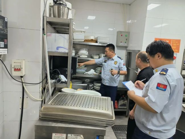 威海市环翠区竹岛街道开展餐饮场所安全生产专项检查整治行动