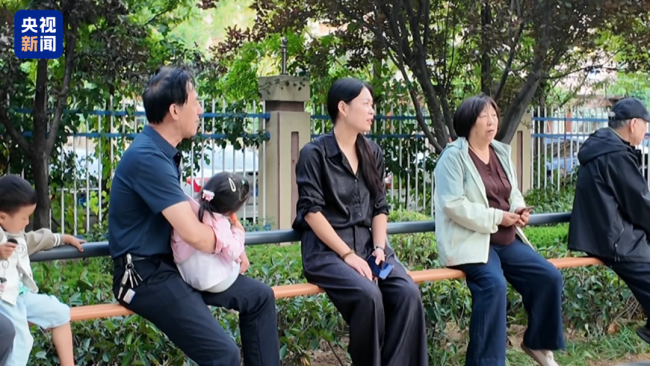 烟台莱山“一根杆”长椅登上央视