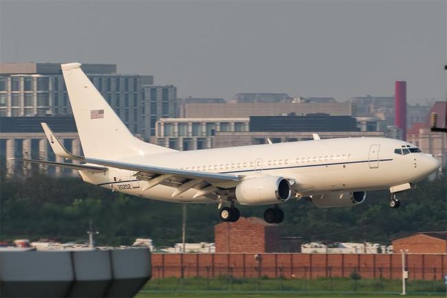 美国常务副国务卿舍曼专机抵达天津滨海国际机场 李政宏摄