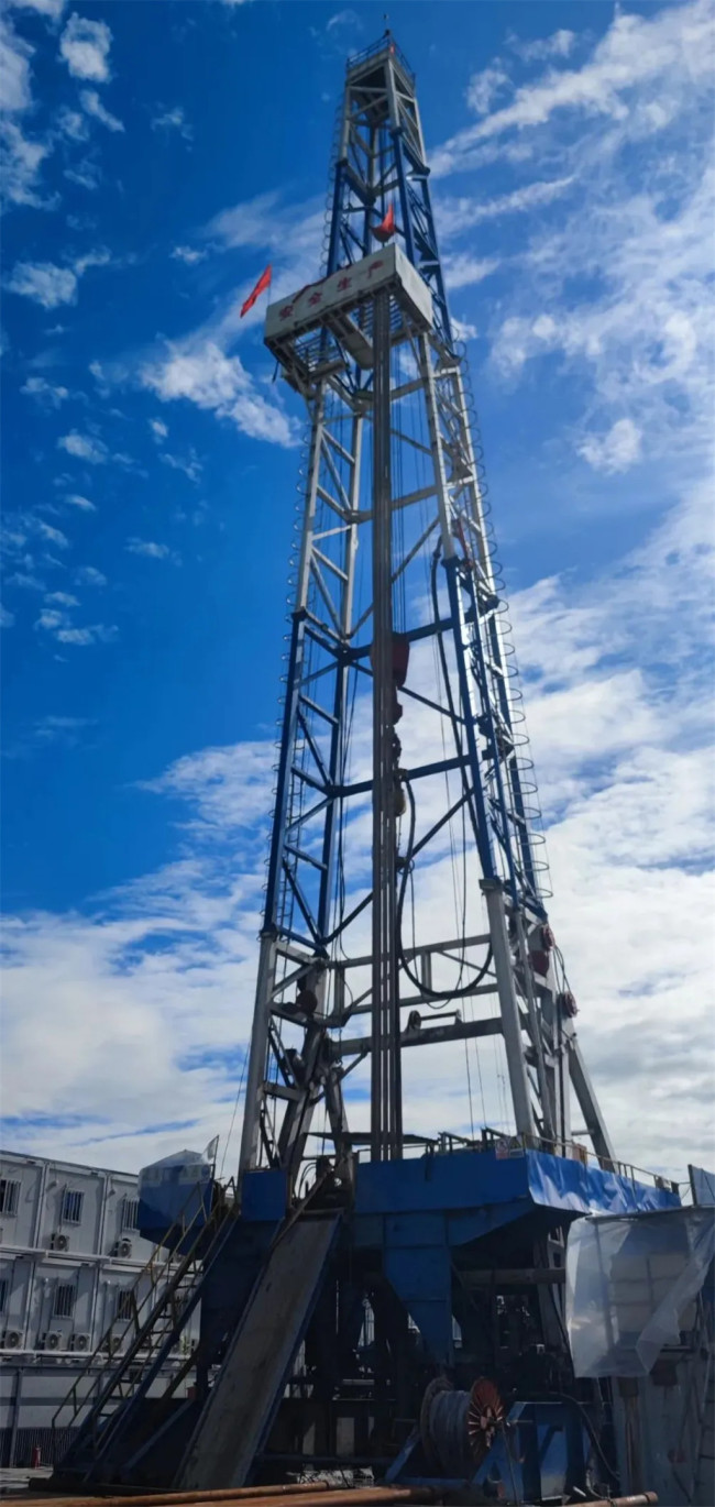 项目试验井井架