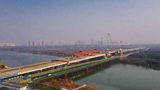 咸阳渭河大桥项目桥梁顺利合龙