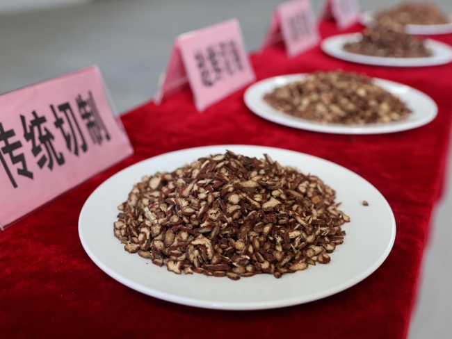 药材好 药才好 趁鲜切 中药材质量看得见