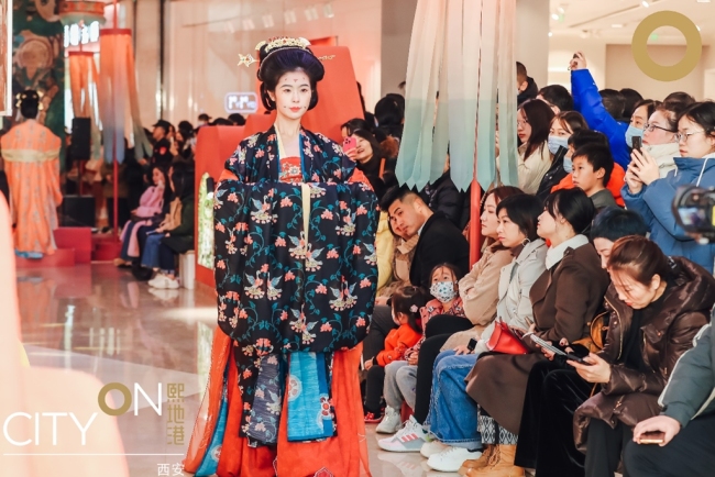 熙地港打造新春西安必看展出“熙攘长安第五季·大美敦煌 熙迎新年”