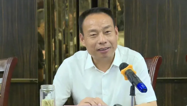 魏小林已任岚皋县委书记