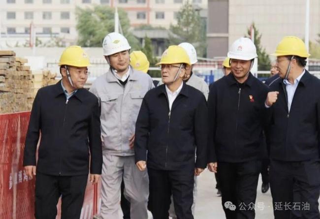 ​延长石油集团公司党委书记、董事长张恺颙到榆林煤化公司调研