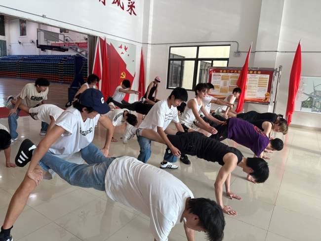 海口经济学院师生圆满完成第十二届全国少数民族传统体育运动会开幕式演出任务