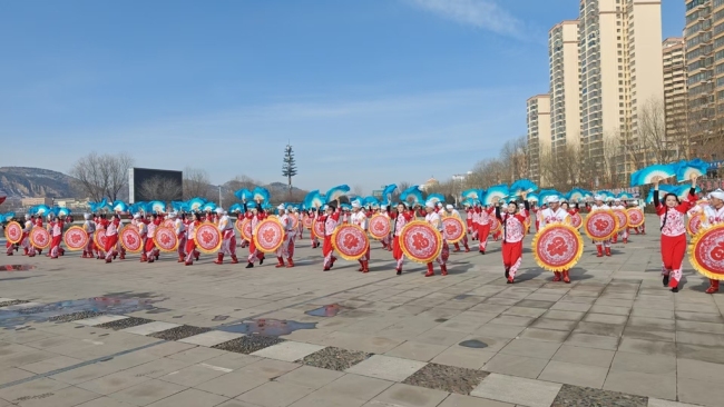 国能神东煤炭集团：助力2025全国秧歌展演，共绘文化盛景