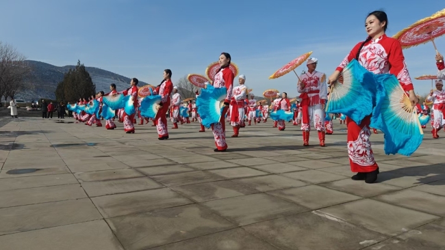 煤海劲旅舞新春，神东秧歌绽芳华