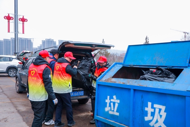 陕西神木市红柠社区：雷锋精神伴我行 志愿服务暖民心