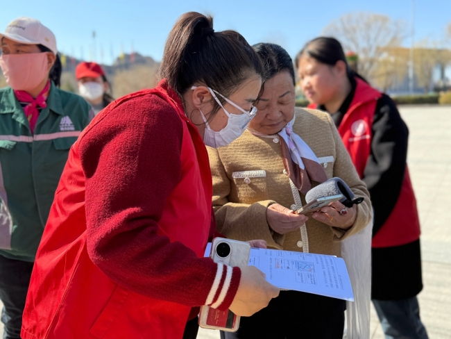 神木市迎宾路街道农科社区：推进信息无障碍建设 助力老人乐享信息便利