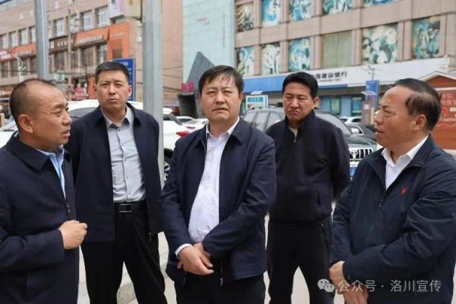 洛川县县长张晶：尽快理顺土地手续、加快征地拆迁