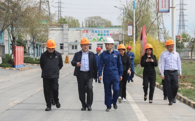 中国氯碱工业协会理事长张文雷一行到北元集团座谈交流
