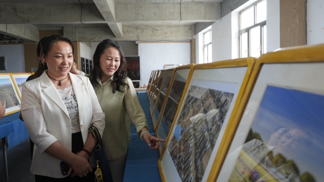 “光影绘靖 陶艺焕新”靖边摄影艺术与非遗传承融合展开幕