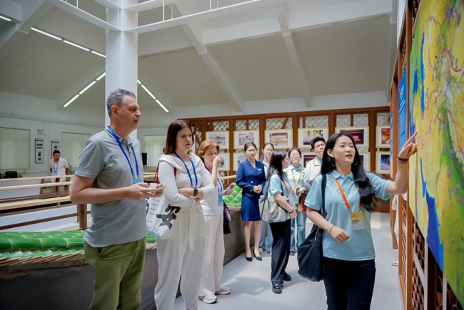 “古道遗珍—丝绸之路沿线古国货币展”在西安建筑科技大学开幕