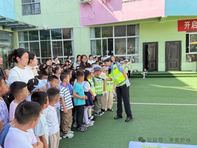 府谷县公安局交警大队：“同守护 共成长” 交通安全宣传进校园