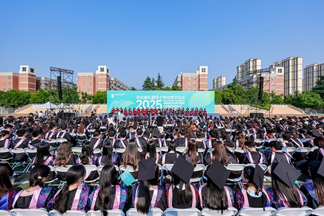 知其无常而守其常——西安欧亚学院创办人胡建波博士2025年毕业致辞