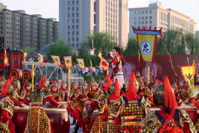 陕西神木杨家鼓：以鼓汇神 以赛聚力