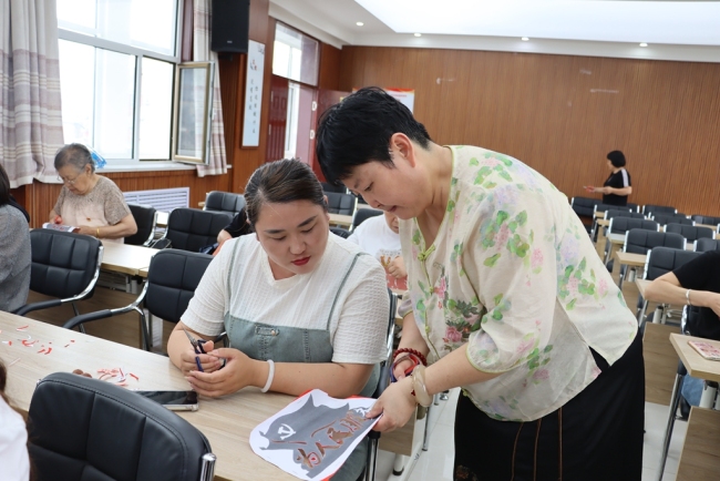陕西神木：“党建红”引领民生暖 “微服务”绘就幸福色