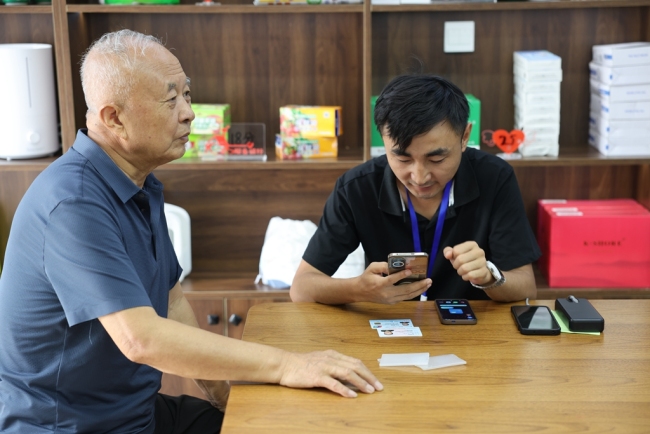 陕西神木：电子社保卡激活零距离，服务群众暖人心