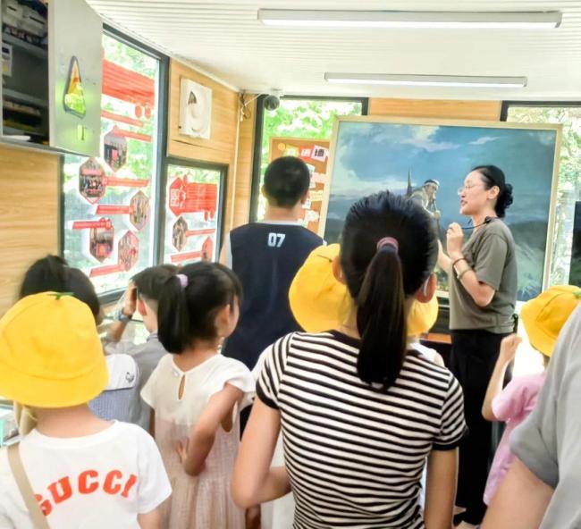 西安市碑林区红缨社区举办“阳光少年红色行・一邻一景一印象”邻里亲子研学活动
