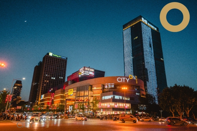 焕新非遗·活力商圈 西安经开区一商业综合体剪纸艺术展引领文化消费新风尚
