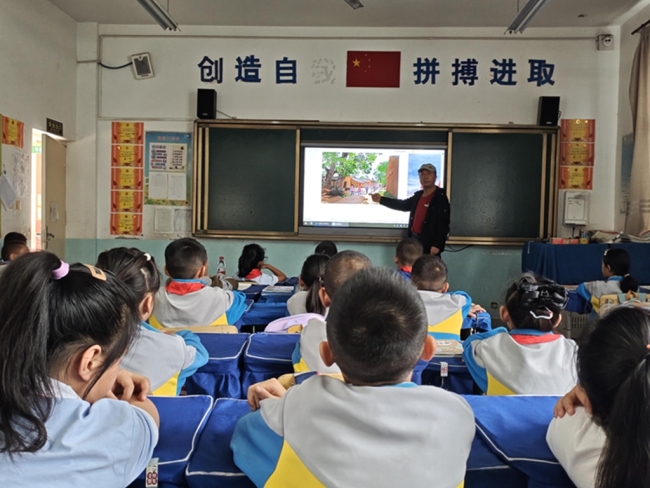 “让爱动起来”助力乡村振兴志愿服务走进眉县霸王河小学开学第一课‌