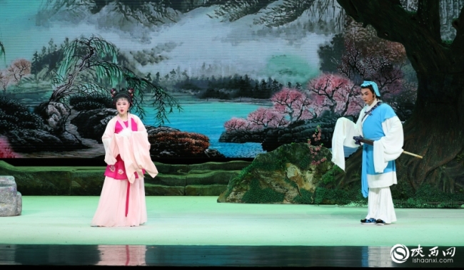 男女主角演出现场