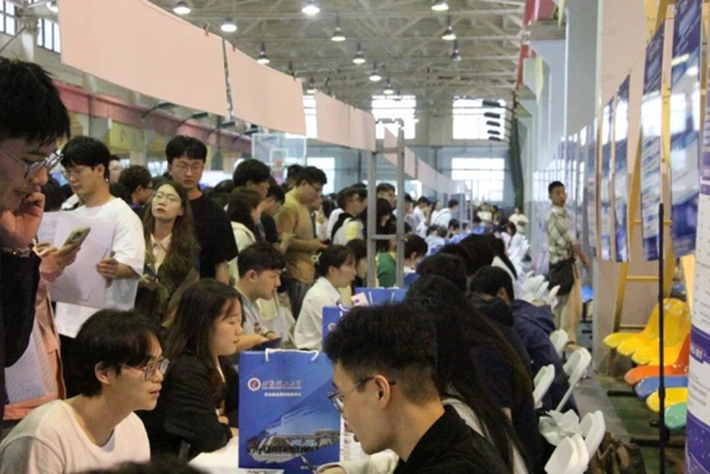 知名企业进高校“挖人”，西安经开区精准对接助力校企“双向奔赴”