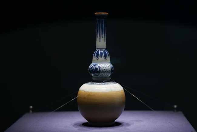 “碗礁一号”沉船出水瓷器亮相西安