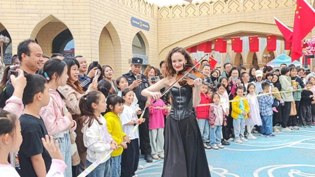 “焕彩丝路 家国同庆”丝路欢乐世界第三届丝路国际文化艺术嘉年华圆满举办