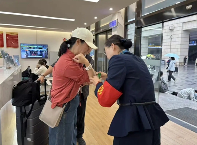 国庆我在岗：西安北站以细致服务温暖万千旅途