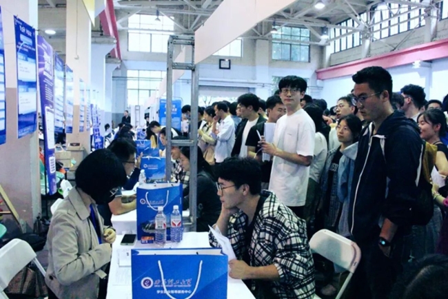 点亮一盏灯,打通一条链……西安经开区“百人助千企”书写服务新篇章