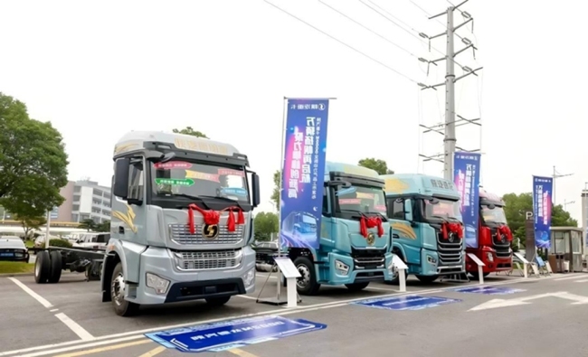 陕汽德龙M5000全新动力产品上市
