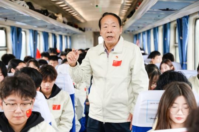 西安交通工程学院700名师生赴延安开展“到延安去”•三秦学子圣地行实践教育活动