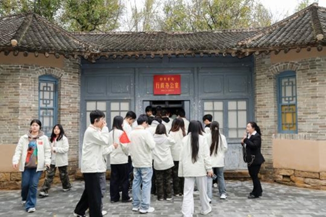 西安交通工程学院700名师生赴延安开展“到延安去”•三秦学子圣地行实践教育活动