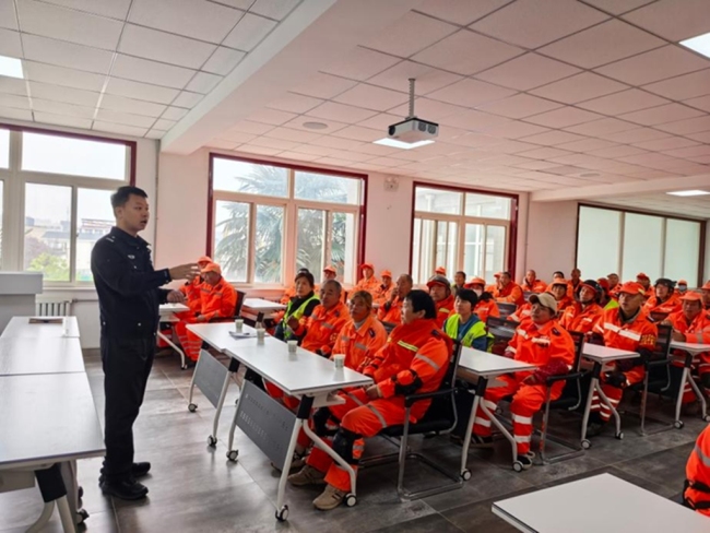 西安经开区:荧光绿为荧光橙,护航城市“美容师”