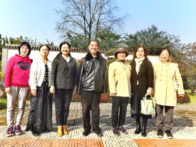 民盟眉县支部开展重阳节老盟员参观学习活动