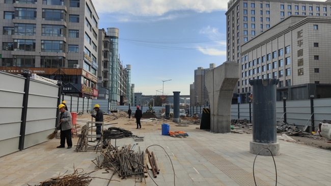 神木市龙华府过街天桥项目正在有序推进