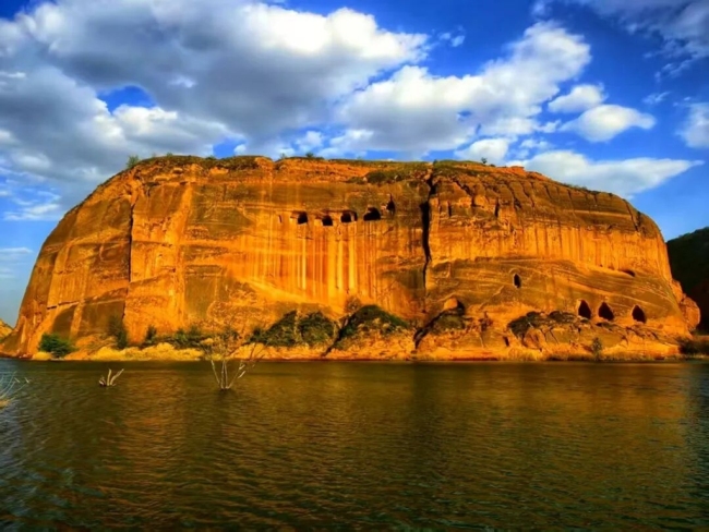 陕西靖边波浪谷获评“中国最美丹霞”彰显陕北自然人文魅力