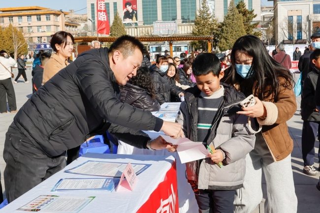 榆林市榆阳区举办2025年度平安建设满意度调查主题宣传活动