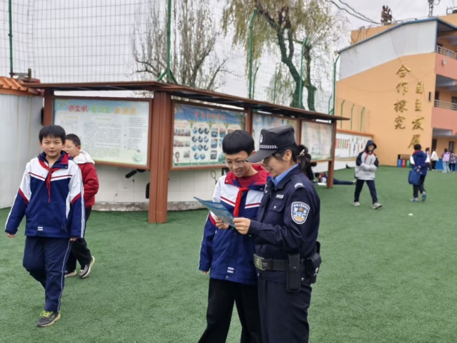 陕西府谷县公安局城关派出所多措并举开展预防电信诈骗宣传