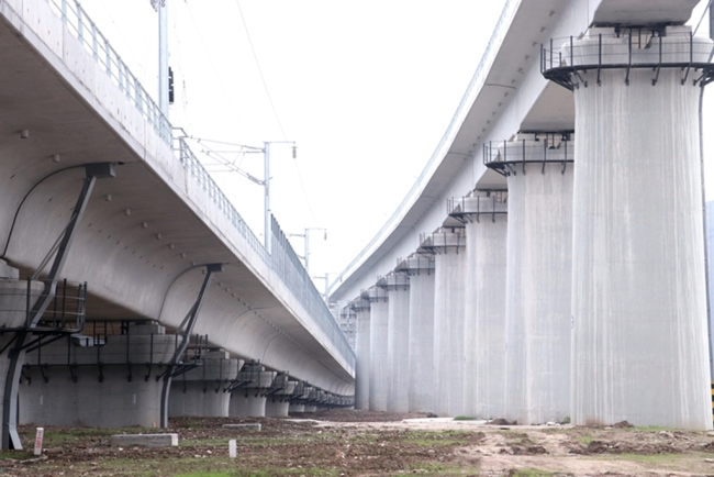 青春铸轨向延安——陕西铁路工程职业技术学院学子建功西延高铁建设纪实
